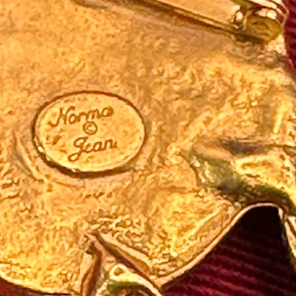 VTG Norma Jean Abstract Modernist Matte Gold-Tone Brooch - Picture 5 of 9